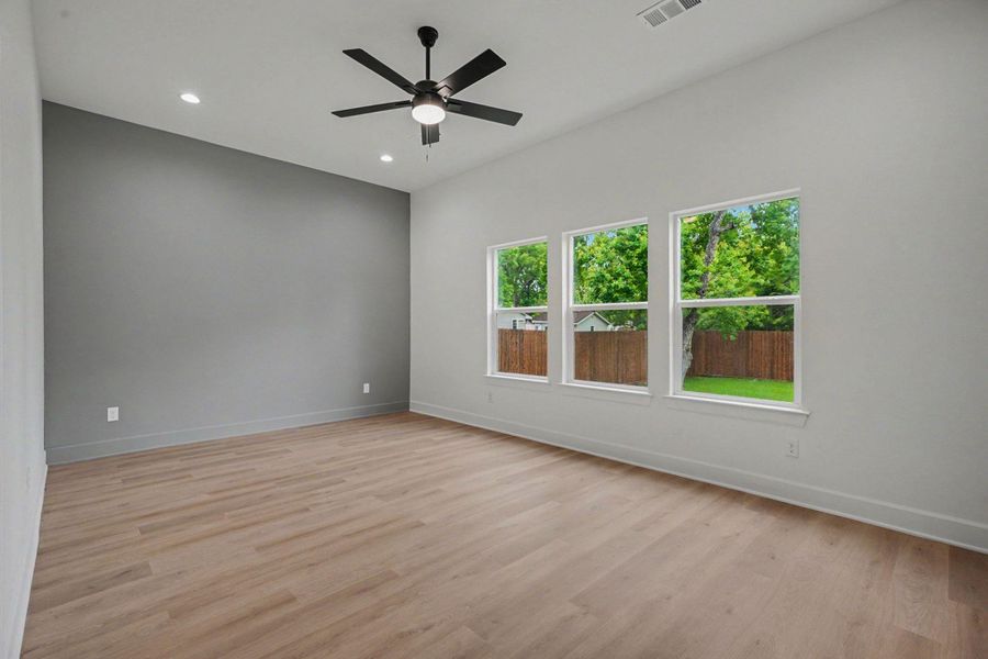 Spacious, unfurnished interior of a new home in , Santa Fe (Image 30). Spacious, unfurnished interior of a new home in , Santa Fe (Image 30).