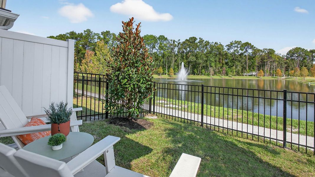 Image 27 representing the GREYSON II by D.R. Horton in Trout River, Jacksonville, FL.