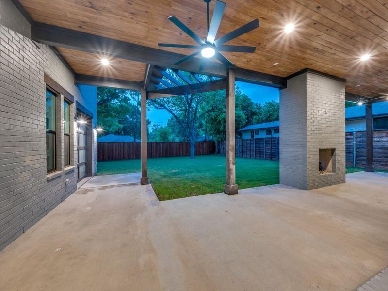 Exterior details and patio area of a home in , Dallas (Image 19).