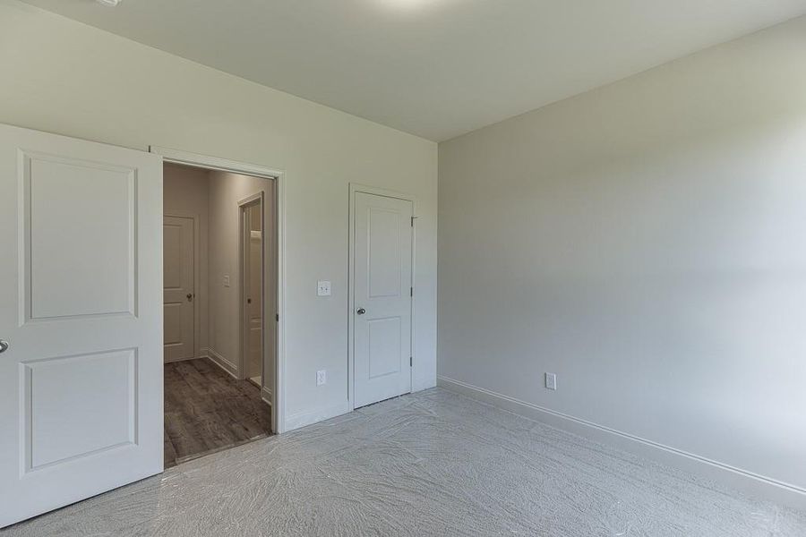 Spacious, unfurnished interior of a new home in , Jefferson (Image 29).