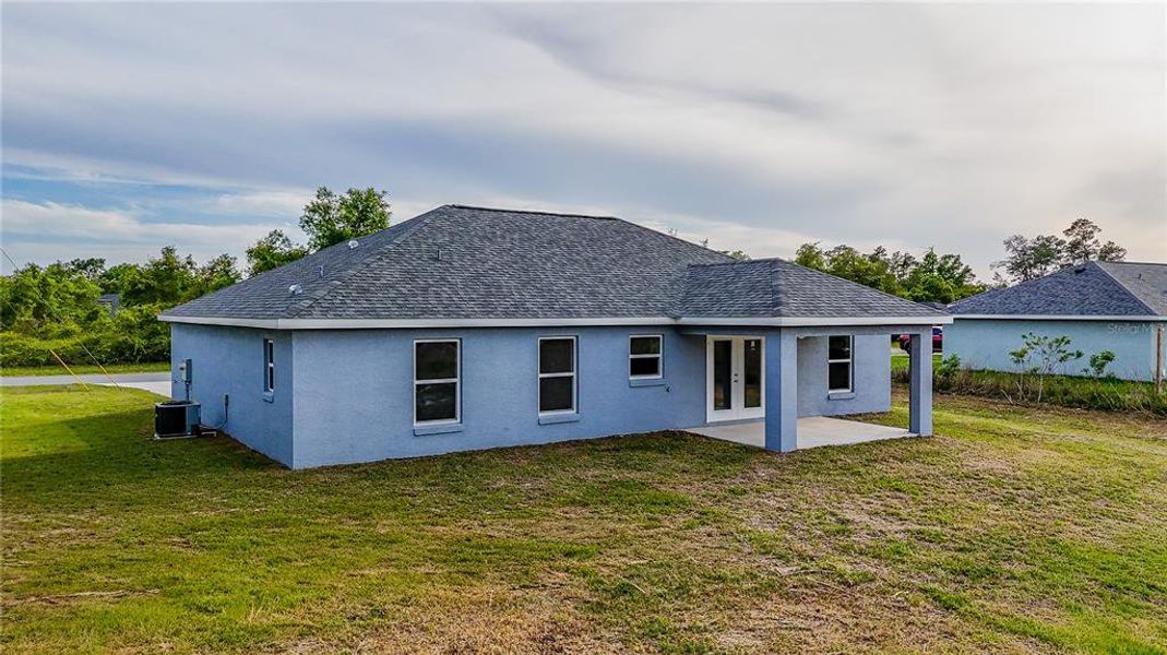 Exterior details and patio area of a home in , Ocala (Image 3).