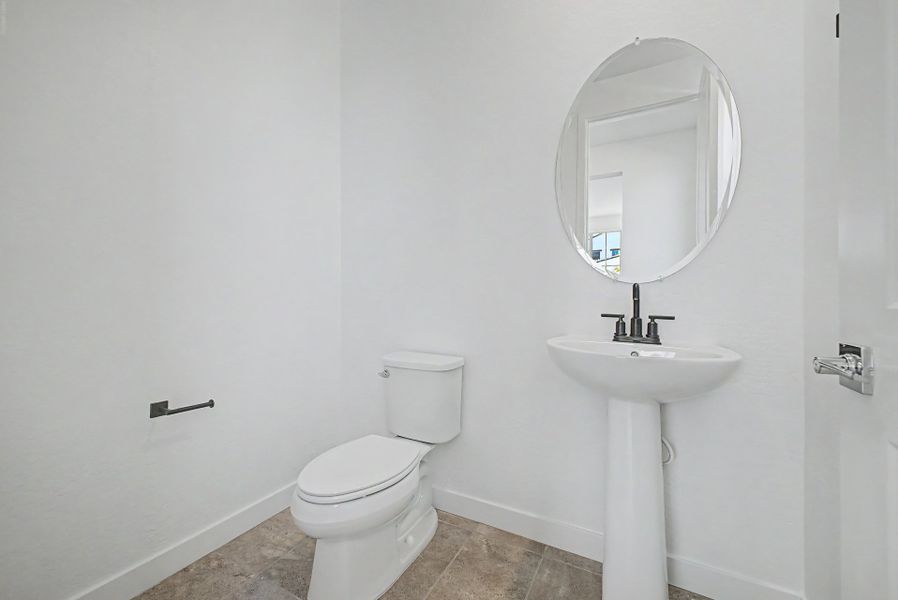 Furnished interior view inside a new home in Rialta, Mesa (Image 7).