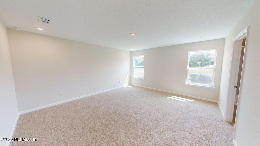 Spacious, unfurnished interior of a new home in Sandridge Hills, Green Cove Springs (Image 11).