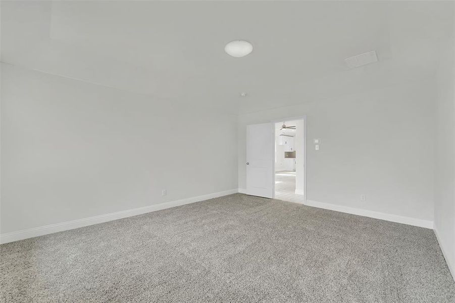 Spacious, unfurnished interior of a new home in , Princeton (Image 30).