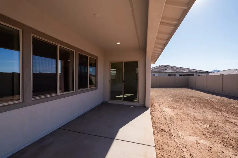 Exterior details and patio area of a home in Whispering Hills, Phoenix (Image 3).