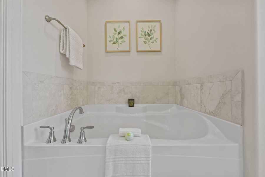 33-web-or-mls-ROB01563