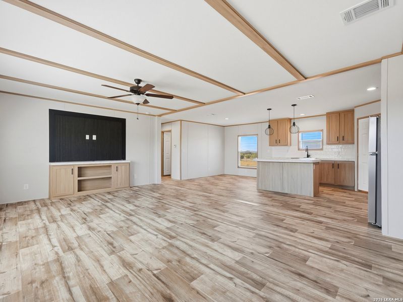 Spacious, unfurnished interior of a new home in , Poteet (Image 15).