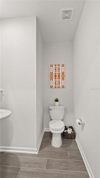 Furnished interior view inside a new home in , Orlando (Image 18).