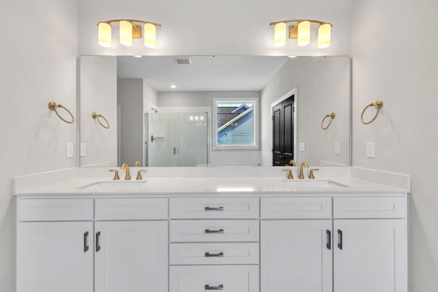 Representative furnished interior of a home built from the The Hampton by RobuckHomes in Kennebec Crossing, Angier (Image 68). Representative furnished interior of a home built from the The Hampton by RobuckHomes in Kennebec Crossing, Angier (Image 68).