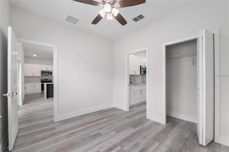 Spacious, unfurnished interior of a new home in , Ocala (Image 37).