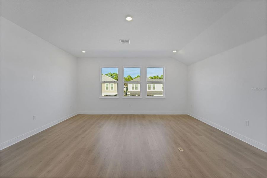 Spacious, unfurnished interior of a new home in Palms at Windermere, Windermere (Image 38).