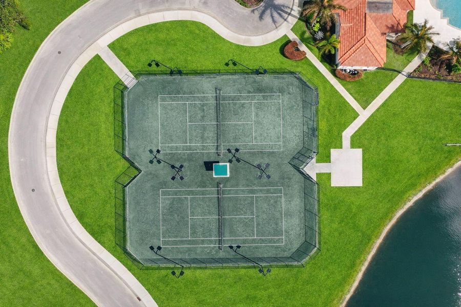 59-web-or-mls-tennis_courts_green_grass