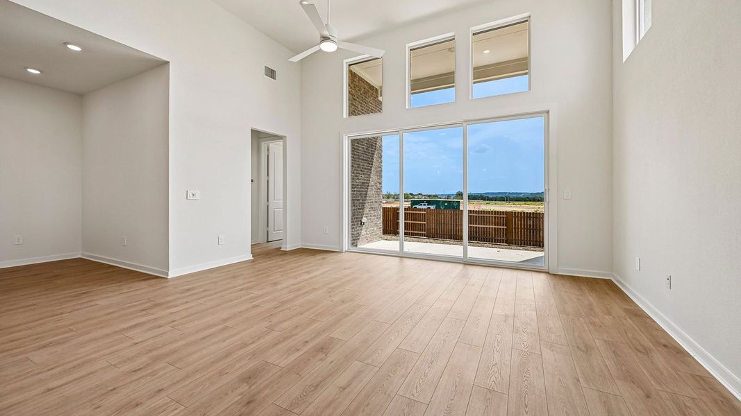 Spacious, unfurnished interior of a new home in The Enclave at Bar W Ranch, Leander (Image 26).