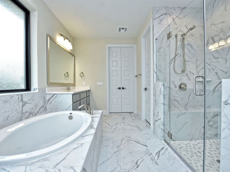 Representative furnished interior of a home built from the Avalon by Giddens Homes in Scofield Farms Estates, Georgetown (Image 81).