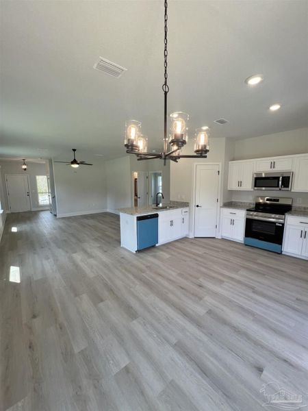 Spacious, unfurnished interior of a new home in Allison Acres, Cantonment (Image 8).