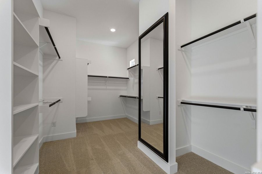 Spacious, unfurnished interior of a new home in , New Braunfels (Image 42).