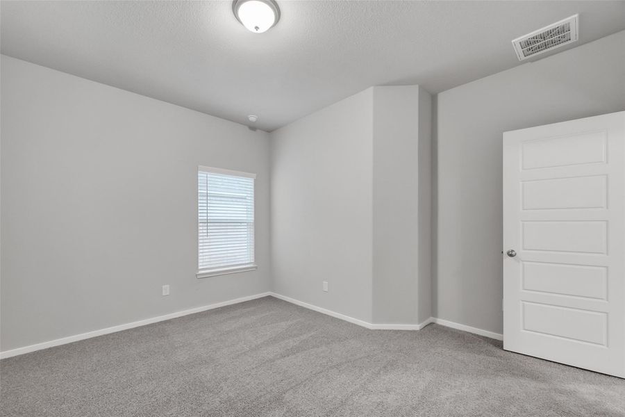 Spacious, unfurnished interior of a new home in Rollingbrook Estates, Baytown (Image 39).