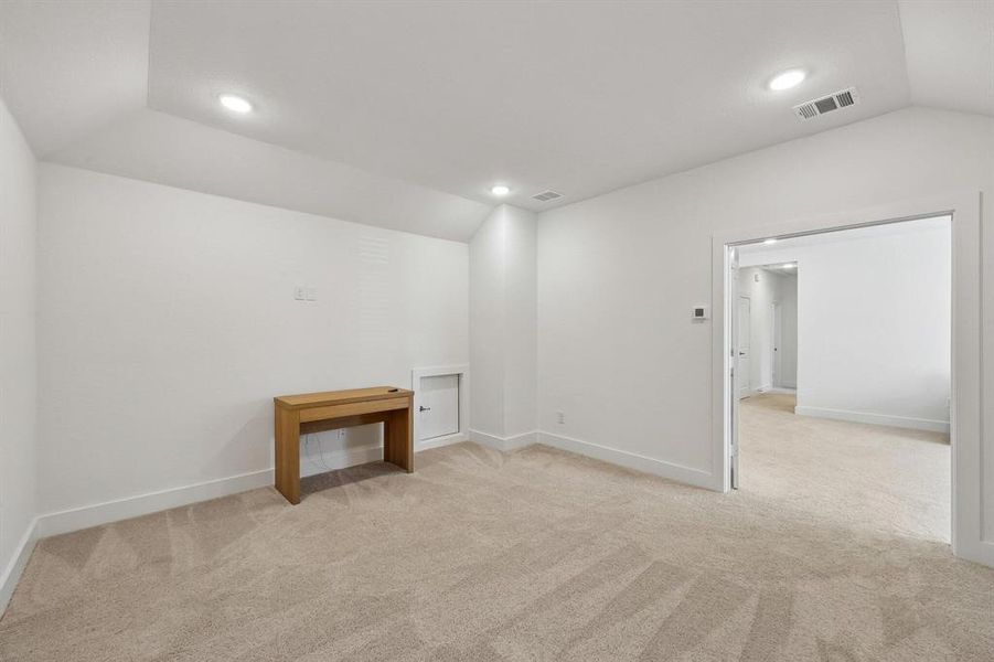 Spacious, unfurnished interior of a new home in Painted Tree, McKinney (Image 21).