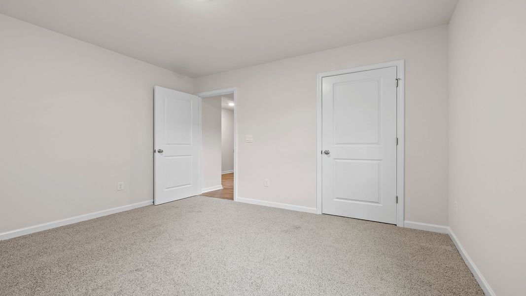 Spacious, unfurnished interior of a new home in Cedar Gap, Fountain Inn (Image 17).