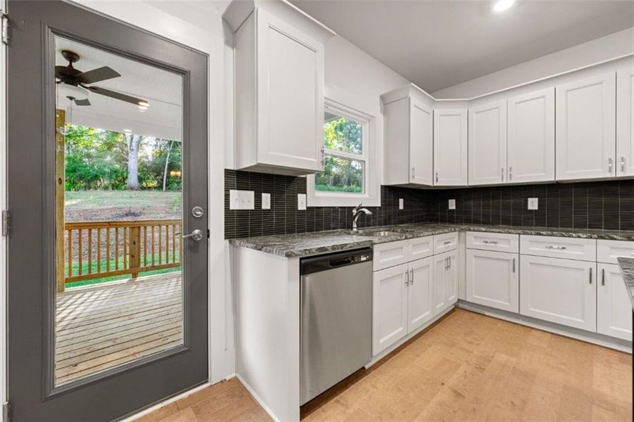Furnished interior view inside a new home in Steeplechase, Hoschton (Image 7).