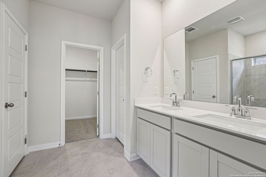 Furnished interior view inside a new home in Comanche Ridge, San Antonio (Image 13). Furnished interior view inside a new home in Comanche Ridge, San Antonio (Image 13).