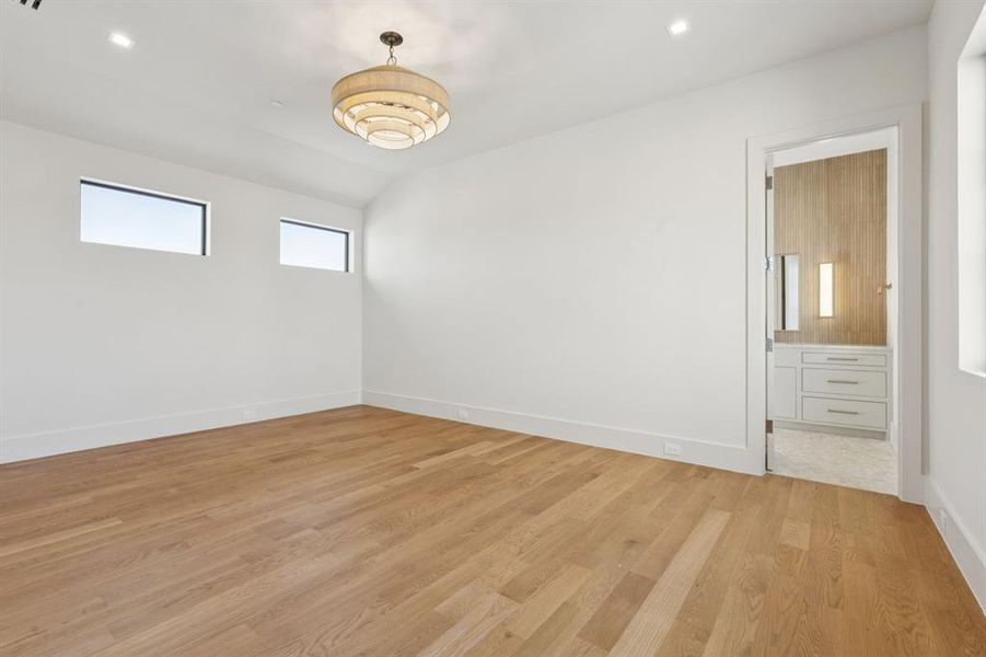 Spacious, unfurnished interior of a new home in , Westlake (Image 19).