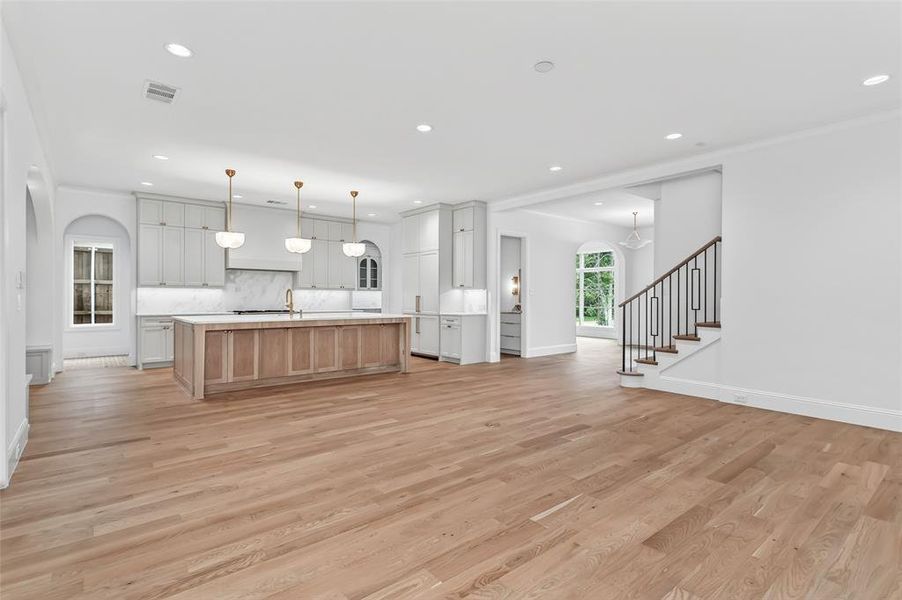 Open concept kitchen/living room