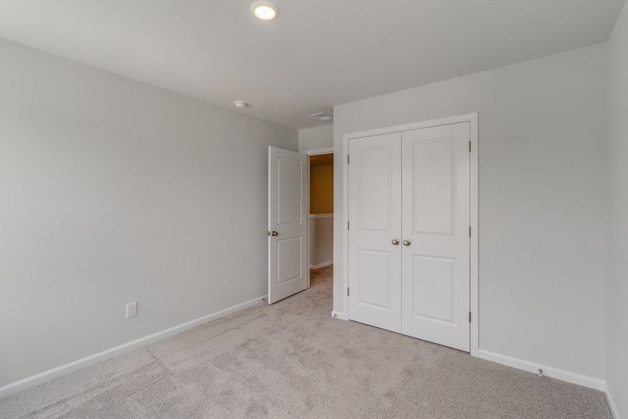 Spacious, unfurnished interior of a new home in Bluefield, Lexington (Image 27).