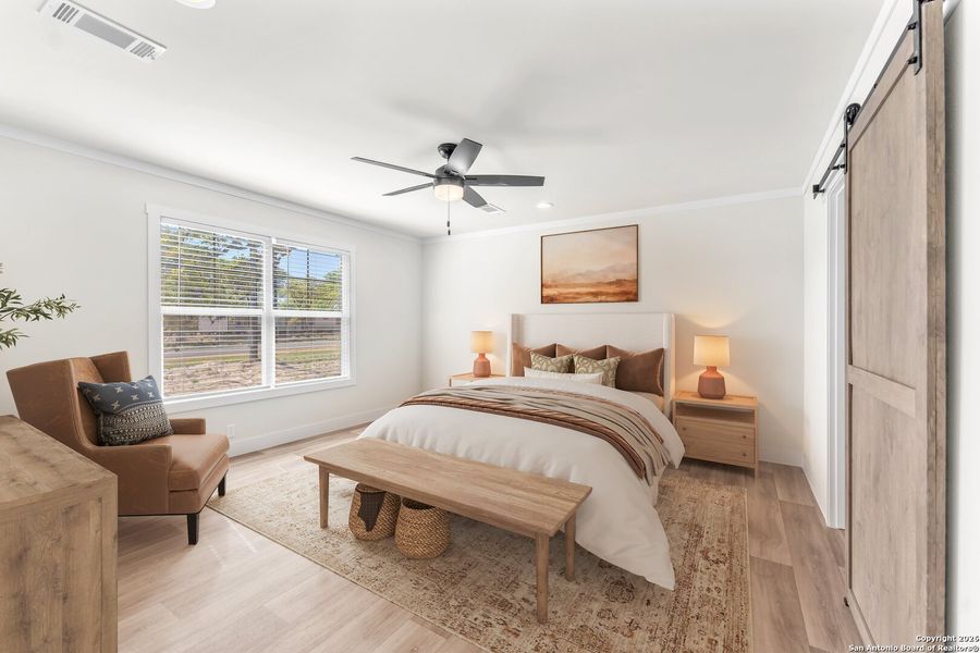 Furnished interior view inside a new home in , La Vernia (Image 11).