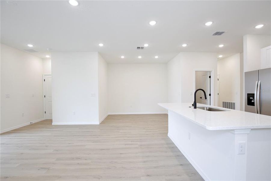 Spacious, unfurnished interior of a new home in , Groveland (Image 18).