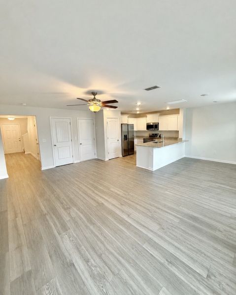 Spacious, unfurnished interior of a new home in Hobson Park, Antioch (Image 4). Spacious, unfurnished interior of a new home in Hobson Park, Antioch (Image 4).