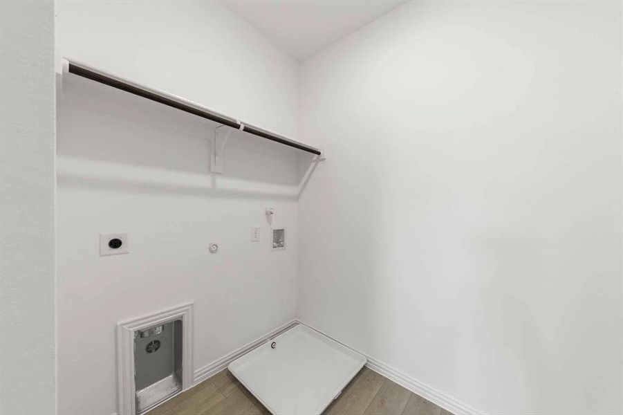 Spacious, unfurnished interior of a new home in Sereno Oaks at Buckner Terrace, Dallas (Image 24).