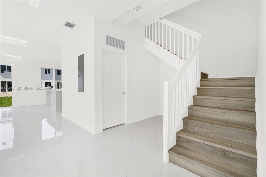Spacious, unfurnished interior of a new home in , Miami (Image 45).