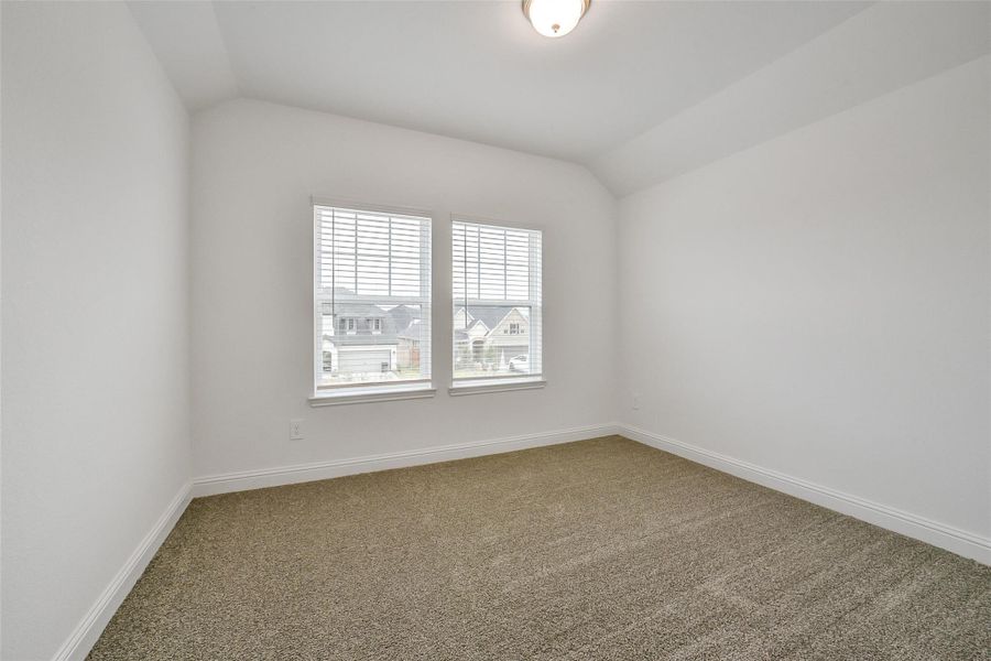 Spacious, unfurnished interior of a new home in Mavera, Conroe (Image 39).