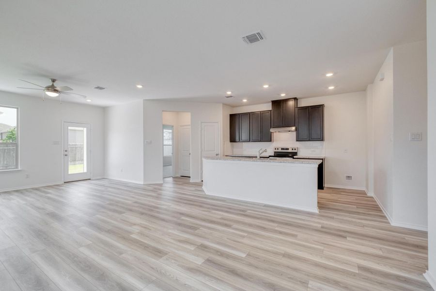 Spacious, unfurnished interior of a new home in Sonterra - Cool Water, Jarrell (Image 12).