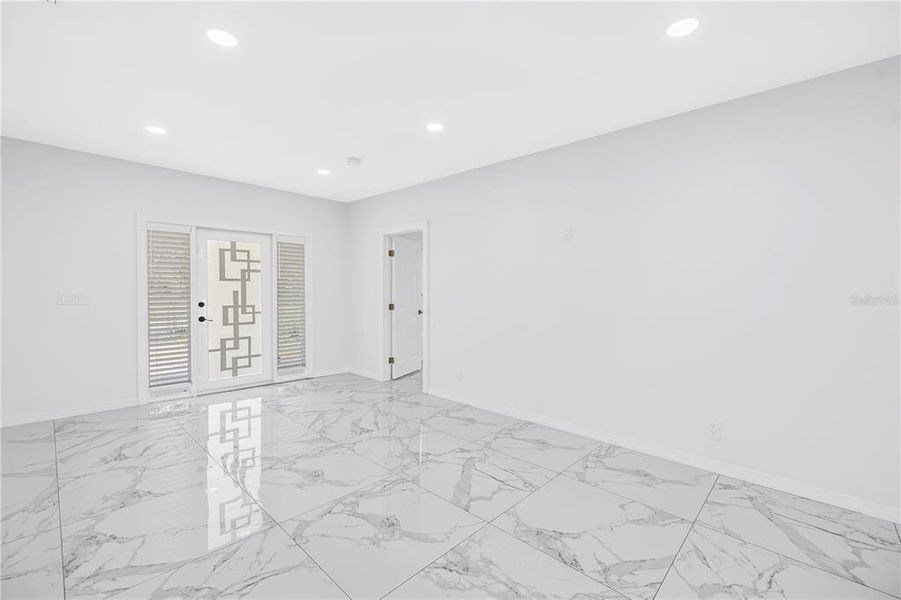 Spacious, unfurnished interior of a new home in , St. Petersburg (Image 30).