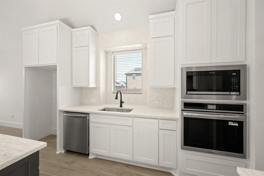 402 Crestview- Kitchen-5