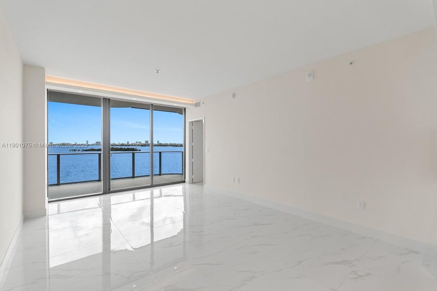 Spacious, unfurnished interior of a new home in Aria Reserve, Miami (Image 21). Spacious, unfurnished interior of a new home in Aria Reserve, Miami (Image 21).