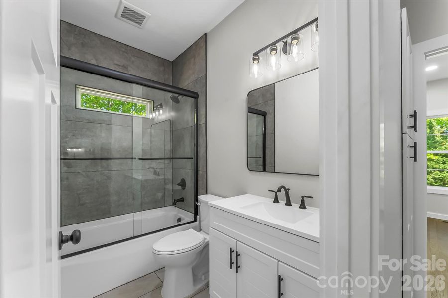 Furnished interior view inside a new home in , Marion (Image 6).