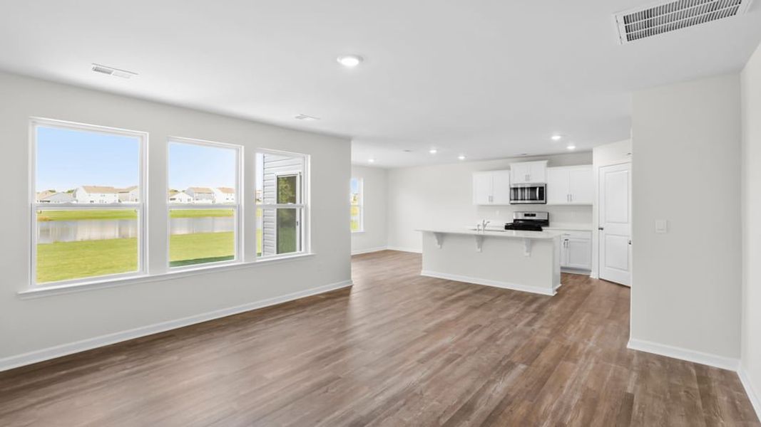 Spacious, unfurnished interior of a new home in Durbin Meadows, Fountain Inn (Image 19).