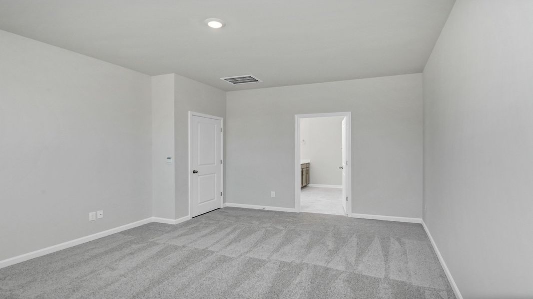 Spacious, unfurnished interior of a new home in Sease's Pond, Gilbert (Image 28).