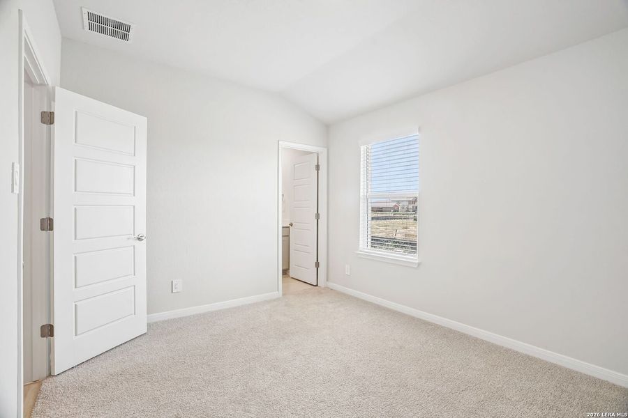 Spacious, unfurnished interior of a new home in Carmel Ranch, Schertz (Image 36).