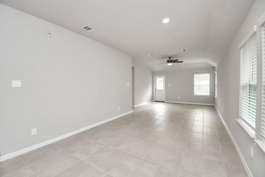 Spacious, unfurnished interior of a new home in Montgomery Ridge: Founders Collection, Montgomery (Image 33).
