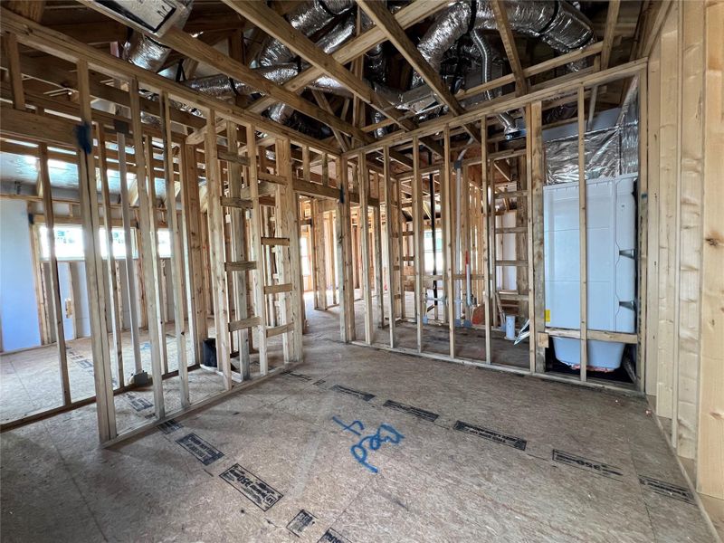 Spacious, unfurnished interior of a new home in Rolling Glen, Hutto (Image 28).