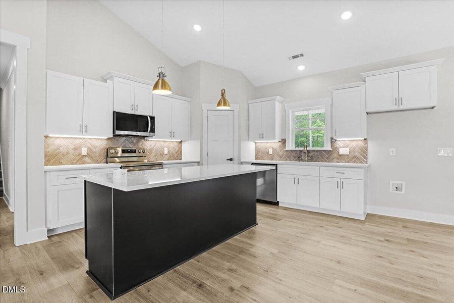 30-9219 N Beaver Crk Wy-30