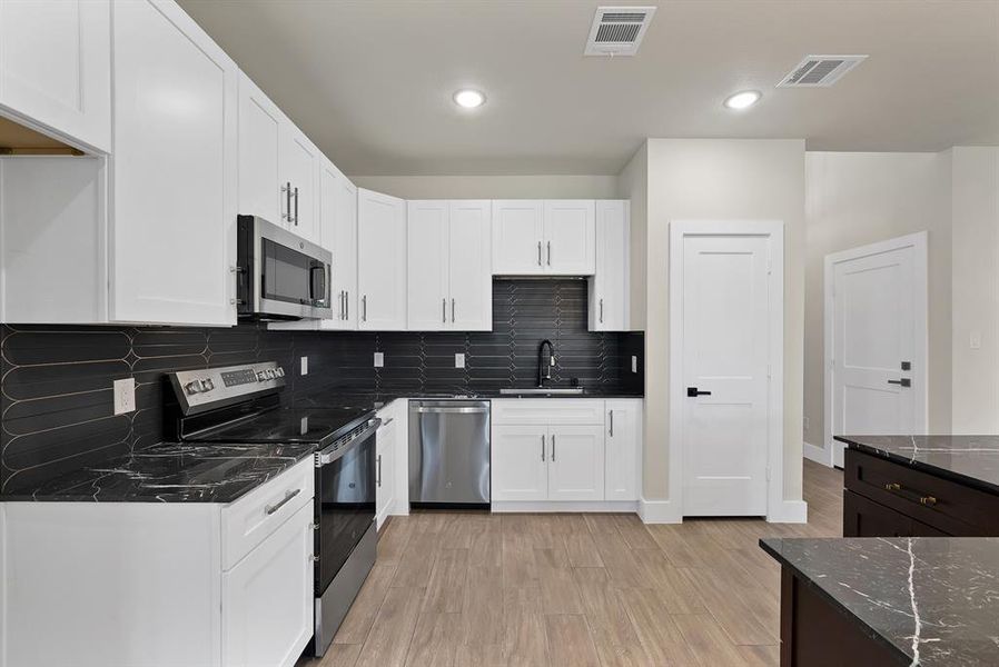 Furnished interior view inside a new home in , Granbury (Image 6). Furnished interior view inside a new home in , Granbury (Image 6).