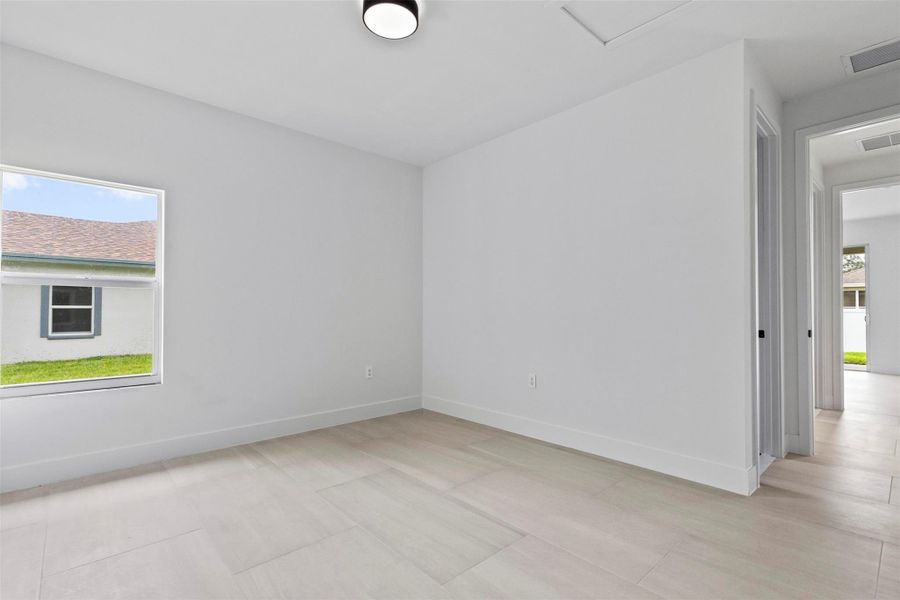 Spacious, unfurnished interior of a new home in , Port St. Lucie (Image 20).