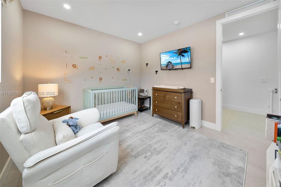 Furnished interior view inside a new home in , Fort Lauderdale (Image 7).