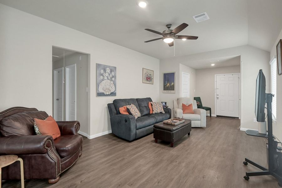 Furnished interior view inside a new home in Townsend Reserve, Splendora (Image 15).