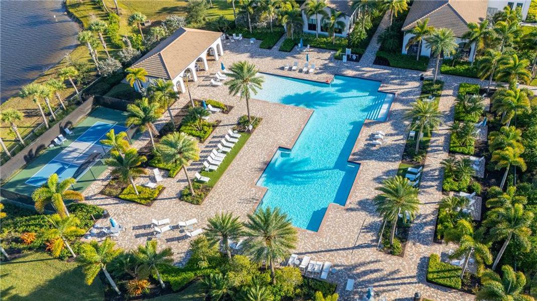 Community amenities in , Immokalee (Image 44).